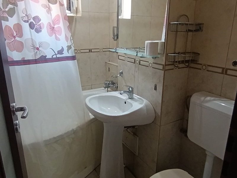 apartament-de-inchiriat-in-curtea-de-arges-zona-bulevard-small-1