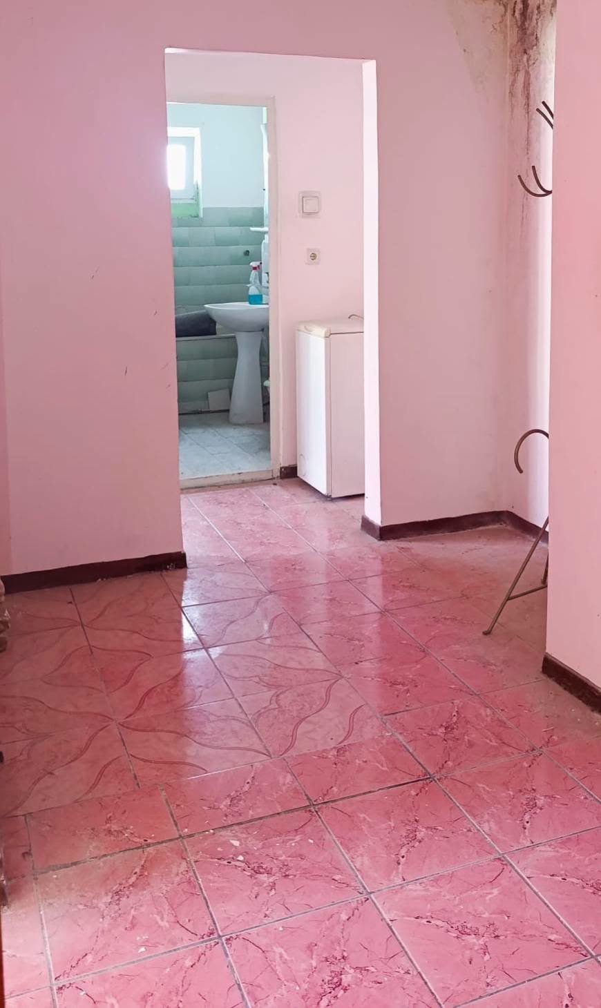 apartament-cu-2-camere-de-vanzare-curtea-de-arges-zona-confectii-big-0