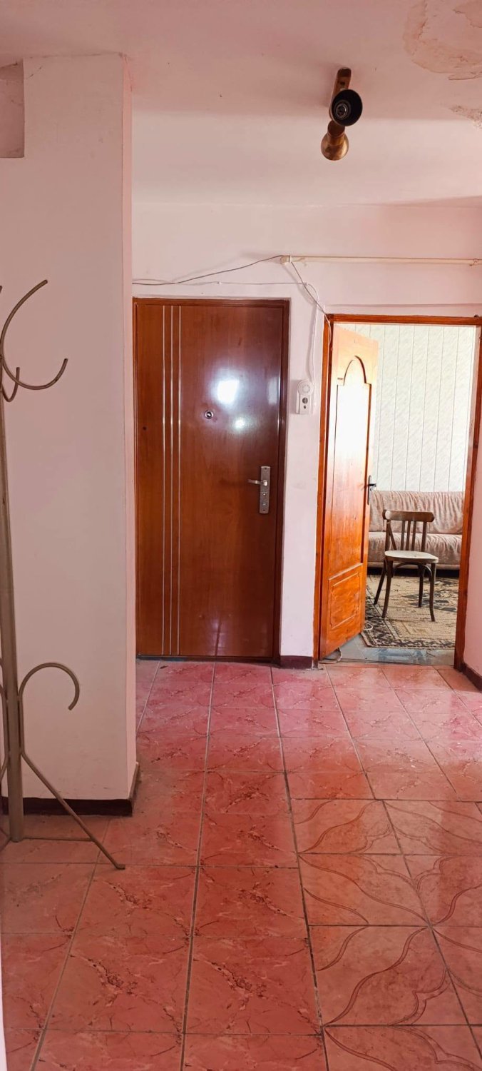 apartament-cu-2-camere-de-vanzare-curtea-de-arges-zona-confectii-big-3