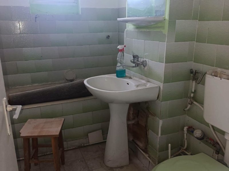 apartament-cu-2-camere-de-vanzare-curtea-de-arges-zona-confectii-small-4