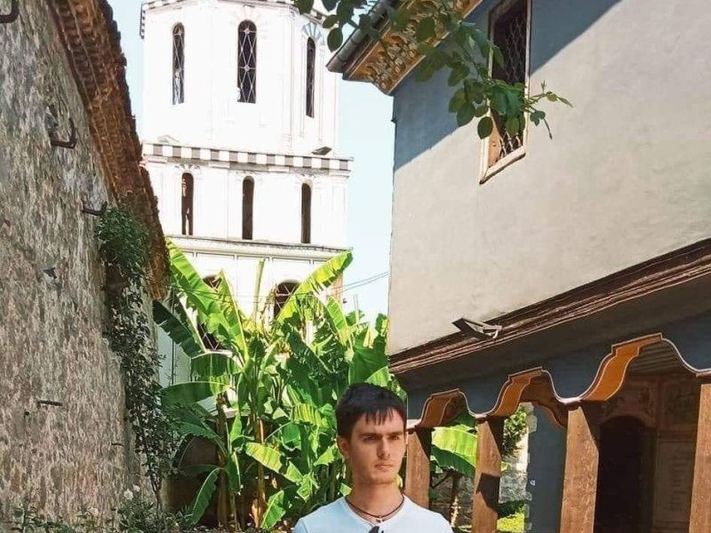 gigolo-discret-pentru-femei-constanta-small-1