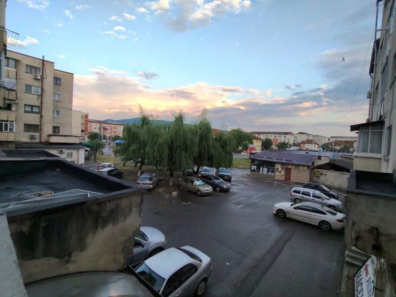apartament-4-camere-de-vanzare-in-curtea-de-arges-zona-ivancea-small-2