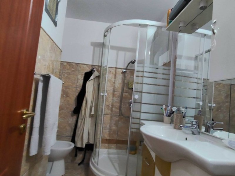 oferta-urgenta-apartament-cu-potential-exceptional-in-zona-ivancea-curtea-de-arges-small-4