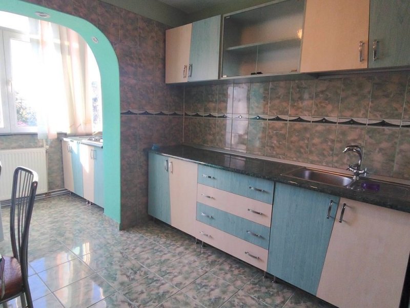 de-inchiriat-apartament-3-camere-confarg-curtea-de-arges-small-2
