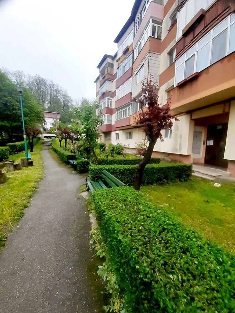 apartament-cu-3-camere-de-vanzare-curtea-de-arges-central-big-0