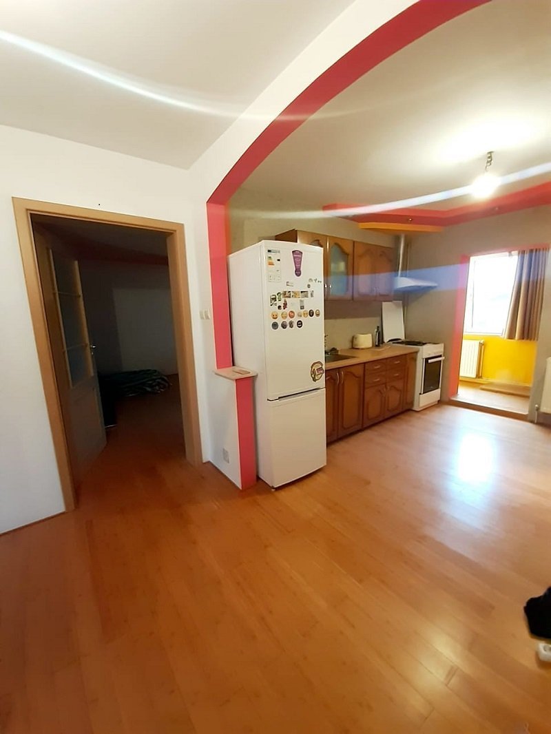 apartament-cu-3-camere-de-vanzare-curtea-de-arges-central-big-2
