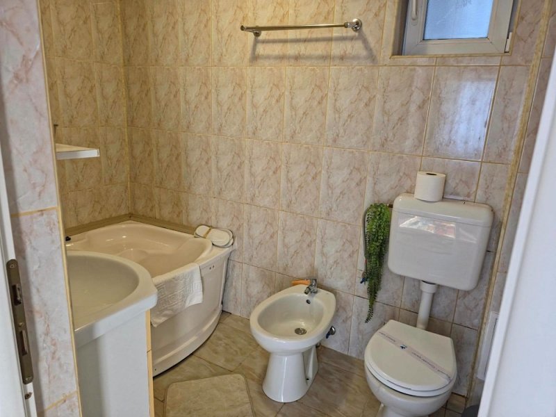 de-inchiriat-apartament-modern-in-curtea-de-arges-small-3
