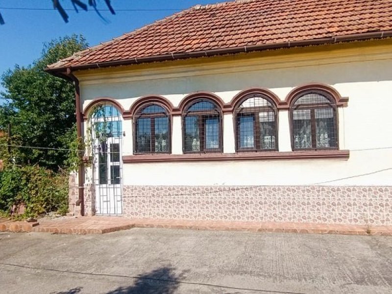 de-vanzare-casa-cu-teren-1605-mp-in-com-aninoasa-jud-arges
