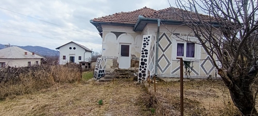 casa-de-vanzare-cu-teren-3000-mp-in-corbi-jud-arges-big-3