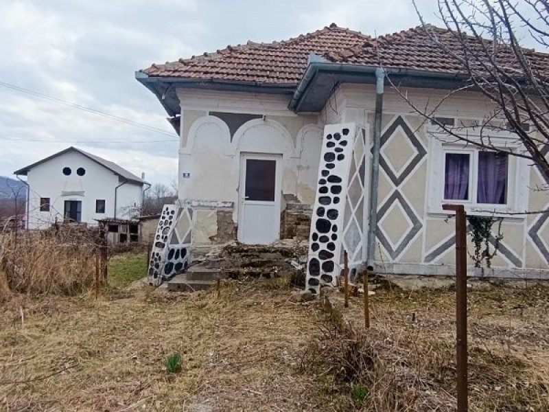casa-de-vanzare-cu-teren-3000-mp-in-corbi-jud-arges-small-3