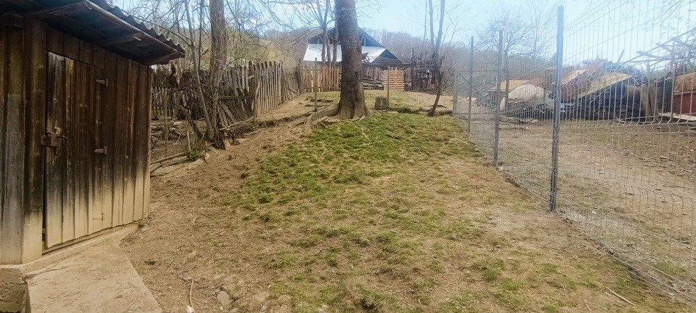 casa-de-vanzare-pe-cu-287-mp-teren-in-bradet-jud-arges-big-2