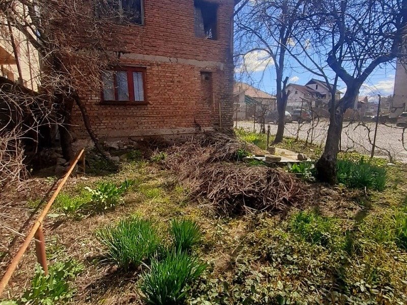 casa-de-vanzare-in-curtea-de-arges-small-2