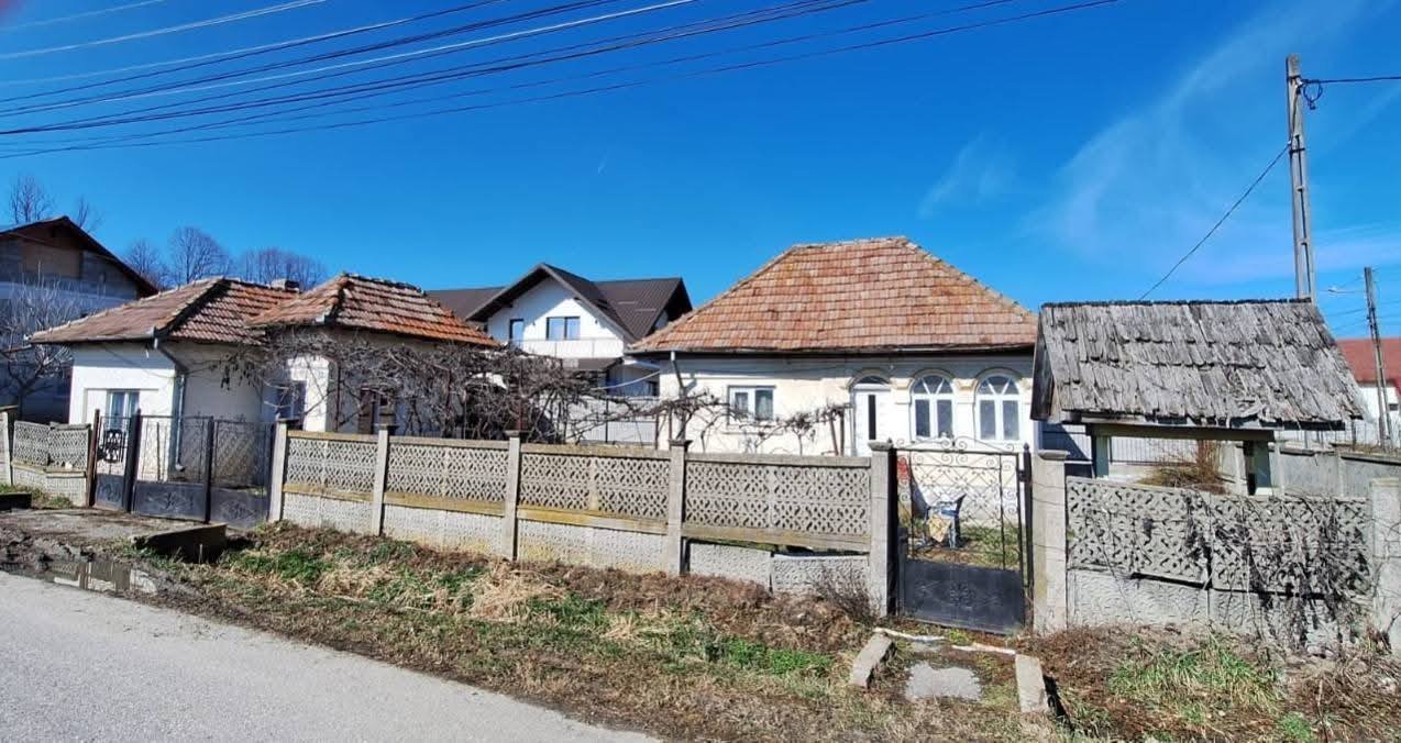 de-vanzare-2-case-in-curtea-de-arges-zona-noaptes-la-schimb-cu-apartament-big-2