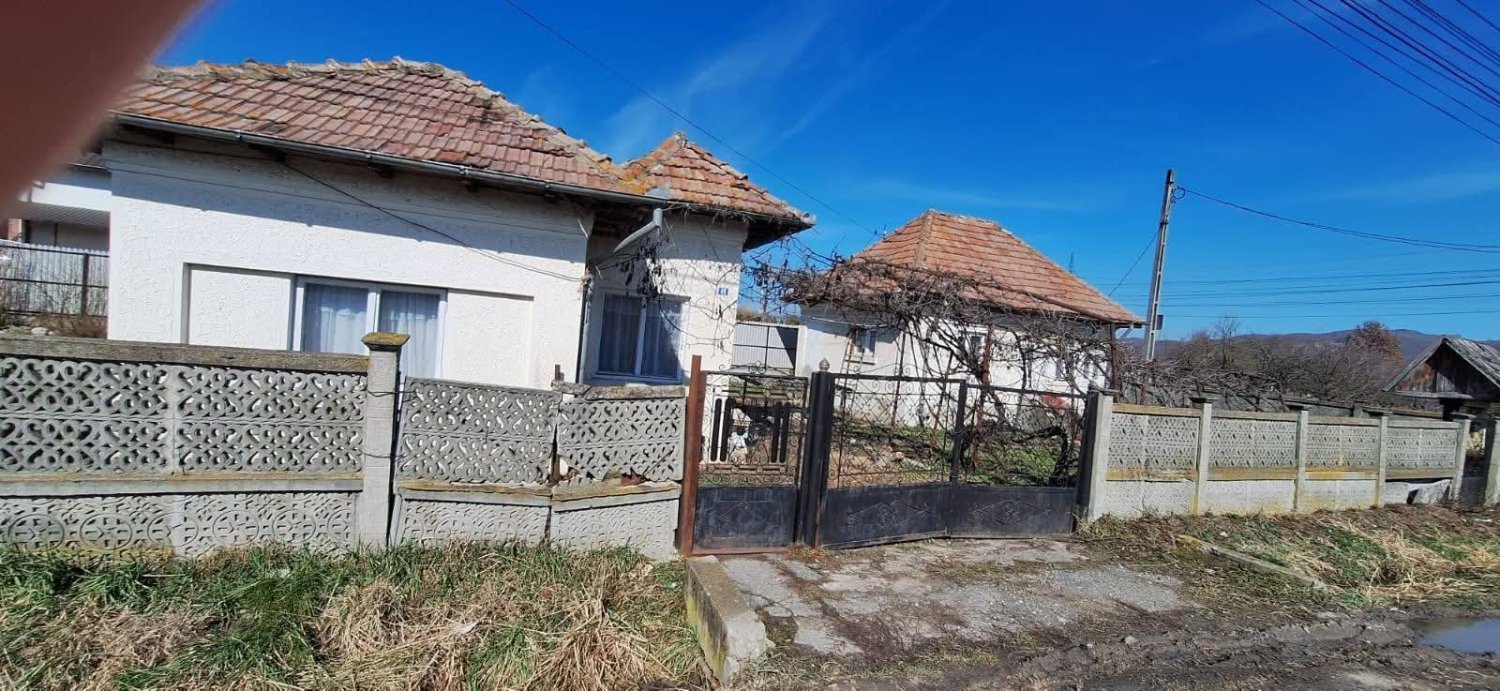 de-vanzare-2-case-in-curtea-de-arges-zona-noaptes-la-schimb-cu-apartament-big-3
