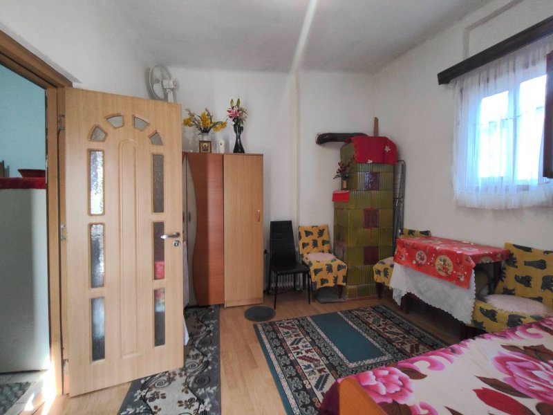 vanzare-urgenta-garsoniera-in-centrul-vechi-din-curtea-de-arges-pret-27000-eur